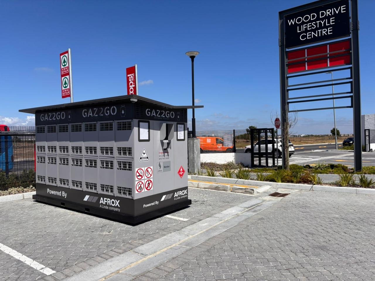 GAZ2GO exchange station in retail parking lot